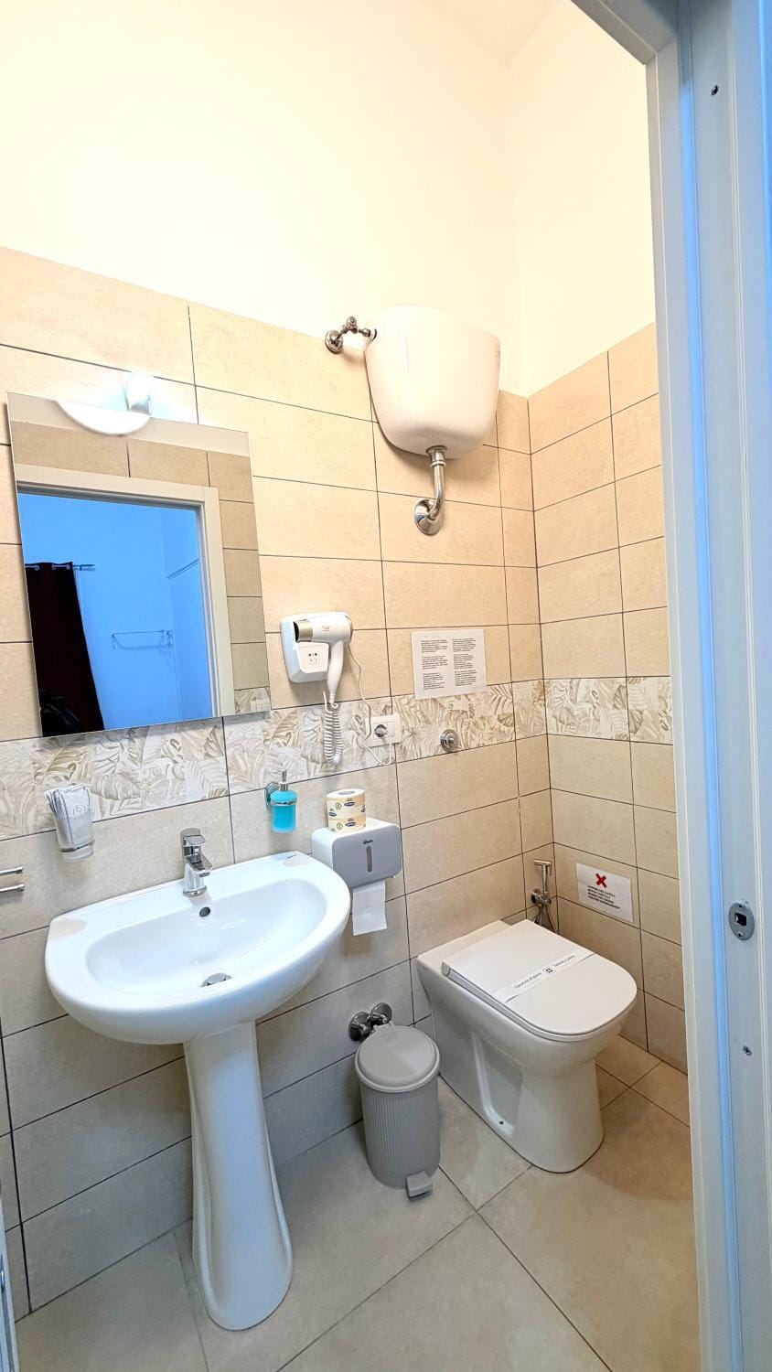 Toilet, Bathroom