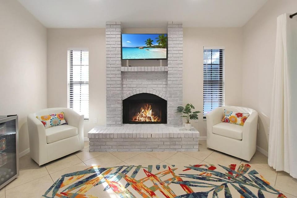 TV and multimedia, Living room, Seating area, Evening entertainment
