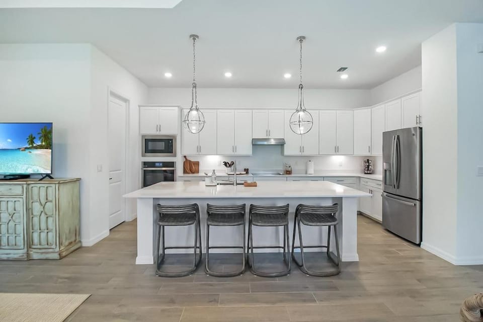 Kitchen or kitchenette, Seating area