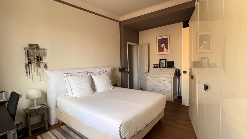 Bed, Photo of the whole room