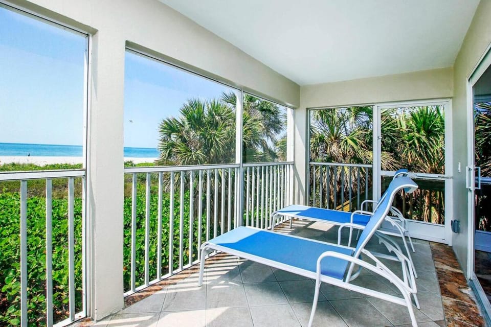 Patio, Day, Natural landscape, View (from property/room), Balcony/Terrace, Sea view, sunbed