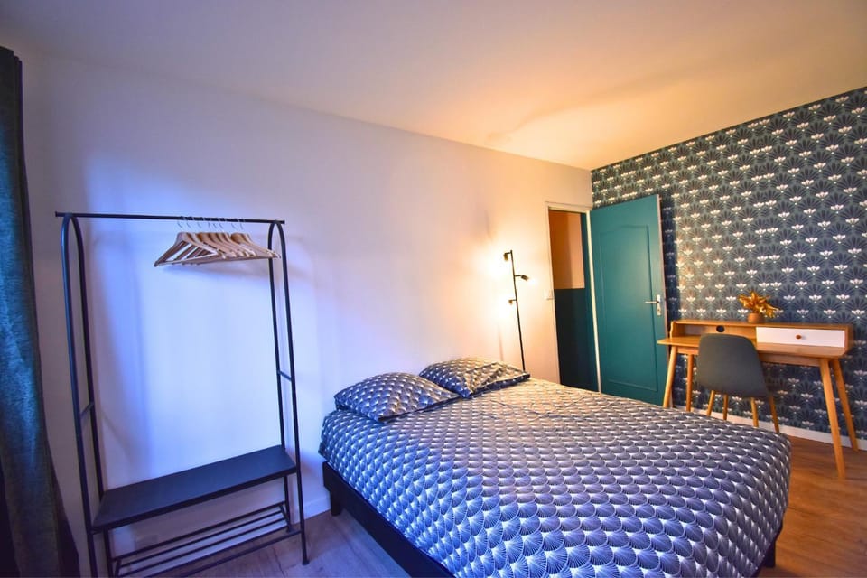 Bed, Photo of the whole room, Bedroom