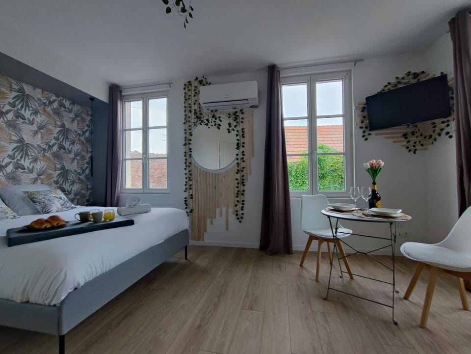 Studio Kamelia Apartment in Centre-Val de Loire