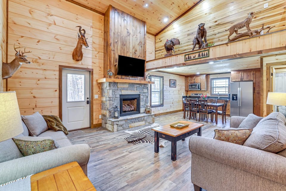 Pet-Friendly Yard! Nature Escape in Forest City House in Tennessee
