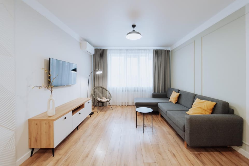 TV and multimedia, Living room, Photo of the whole room, Seating area, air conditioner