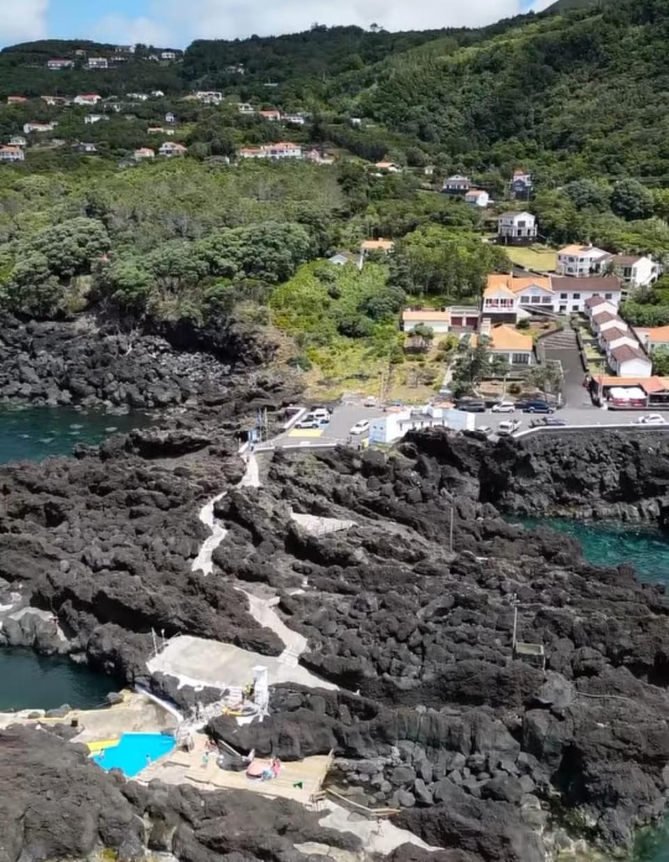Off site, Bird's eye view, Diving, On site, Landmark view, Swimming pool, Location
