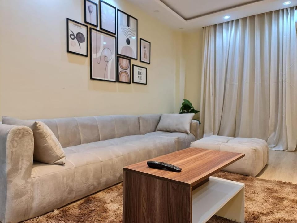 Prestigious sideshops apartment Apartment in New Cairo City