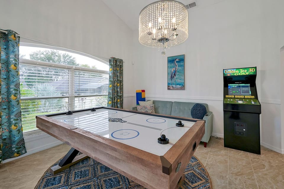 Southern Dunes Home w Pool, Spa & Game Room House in Haines City