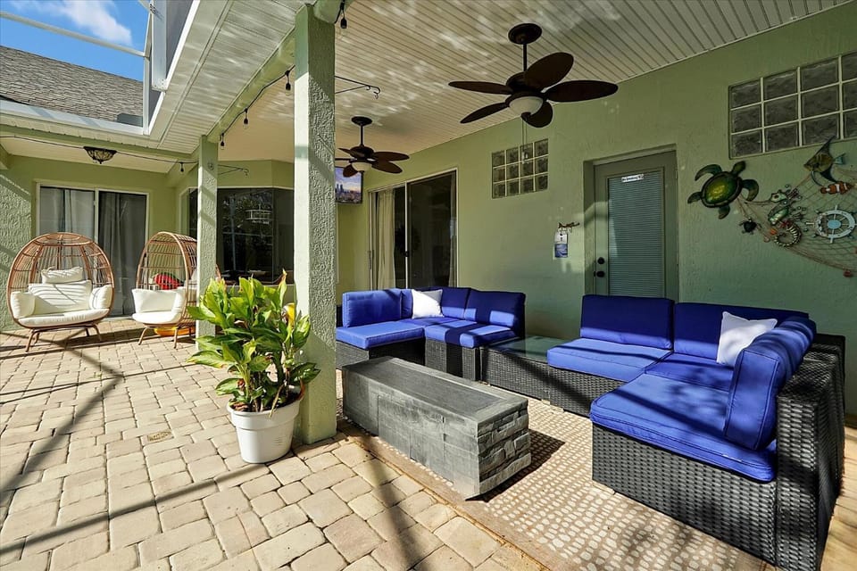 Southern Dunes Home w Pool, Spa & Game Room House in Haines City
