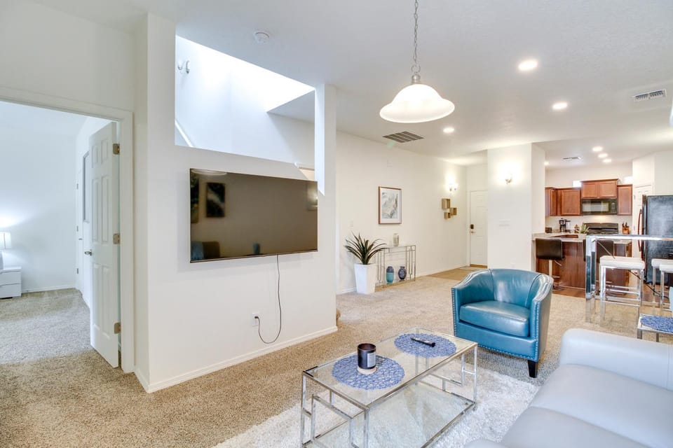 4 Mi to UNM: Convenient Albuquerque Townhome! House in Albuquerque