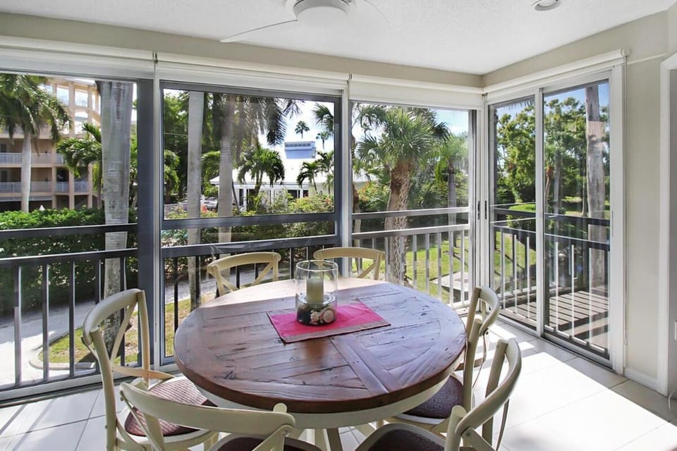 Patio, Day, View (from property/room), Balcony/Terrace