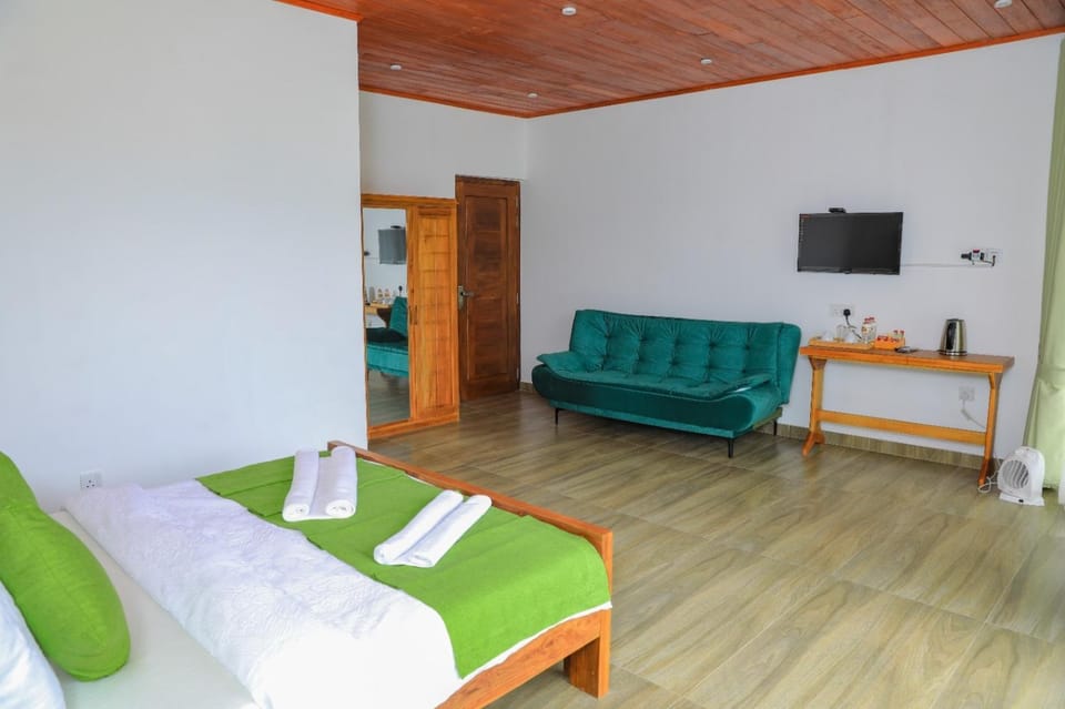 Bed, Seating area, Bedroom, towels