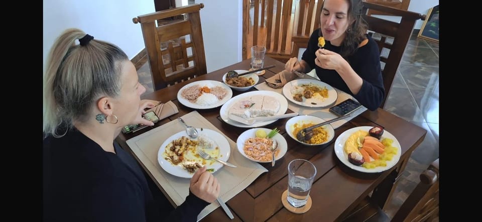 Restaurant/places to eat, Food and drinks, Food, Guests, group of guests