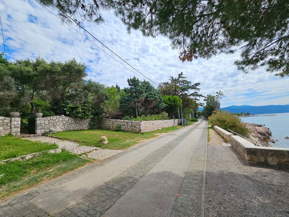 Nearby landmark, Summer, Beach
