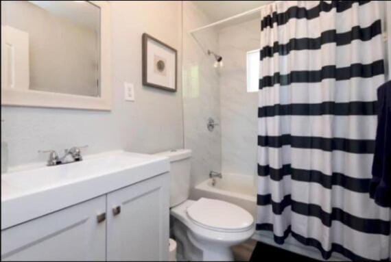 Charming 2BR Condo with Onsite Parking Included Apartment in East Los Angeles