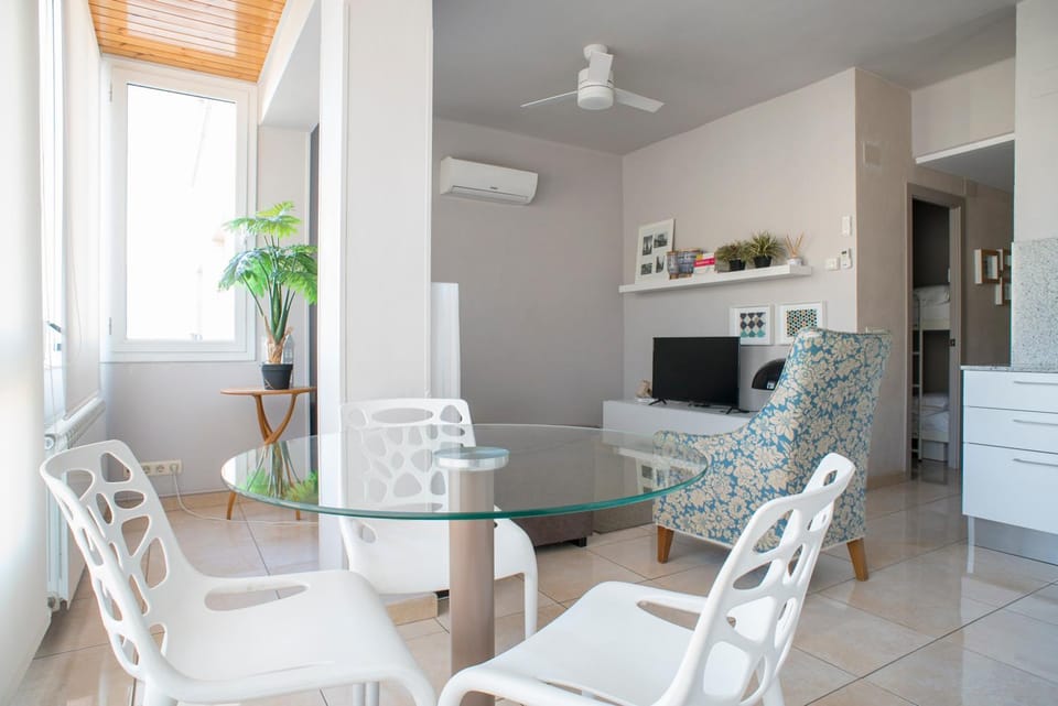 TV and multimedia, Living room, internet, internet, air conditioner