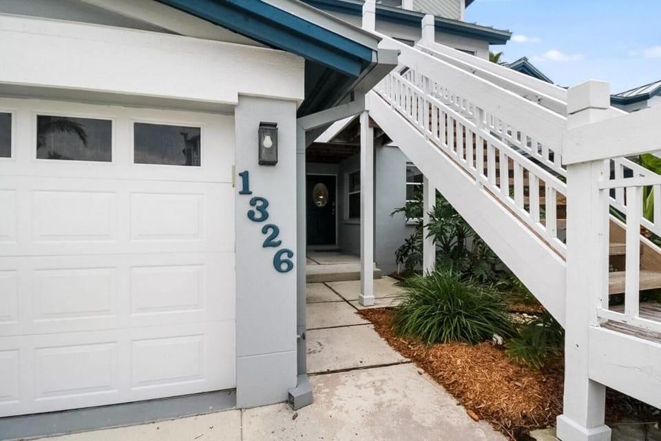 Garden view Siesta Key condo - Pickleball, 2 pools, beach access House in Siesta Beach