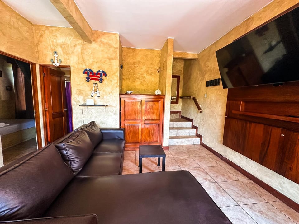 Communal lounge/ TV room, Living room, Seating area