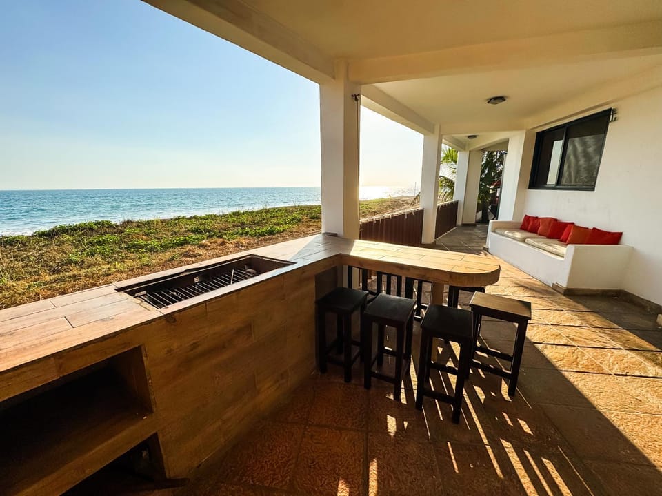Patio, Day, Balcony/Terrace, Photo of the whole room, Dining area