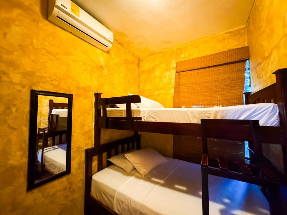 Bed, Photo of the whole room, Bedroom, bunk bed, air conditioner