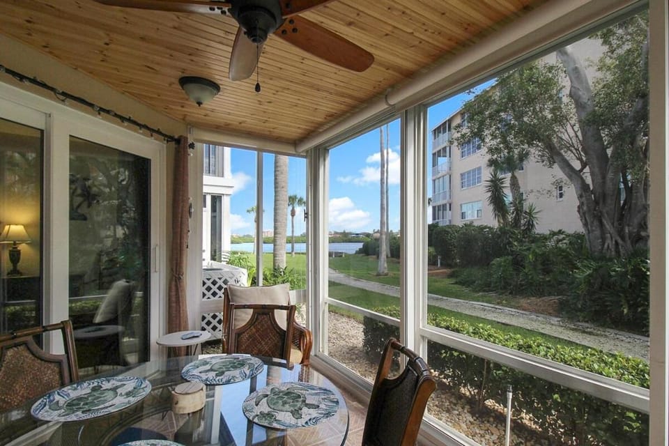 Patio, Day, View (from property/room), Balcony/Terrace, Dining area