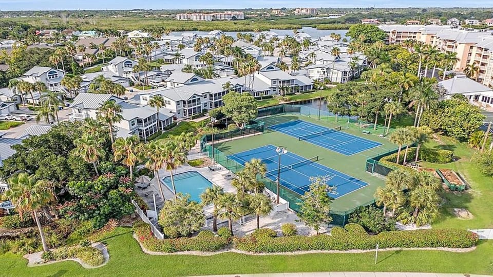 Tennis court
