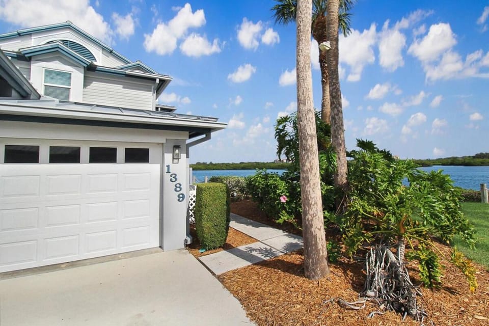 Property building, Natural landscape