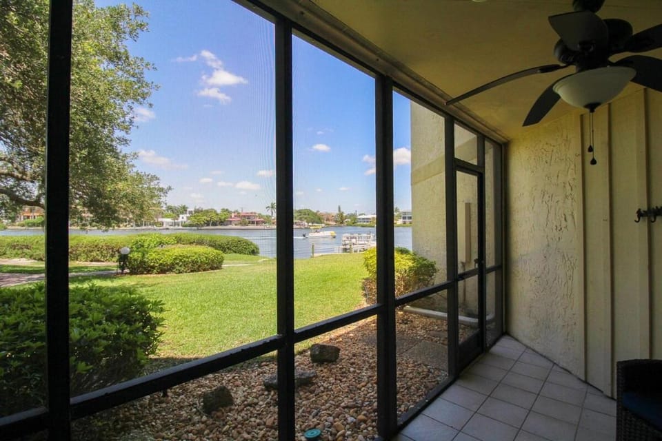 Patio, Day, View (from property/room), Balcony/Terrace, Lake view