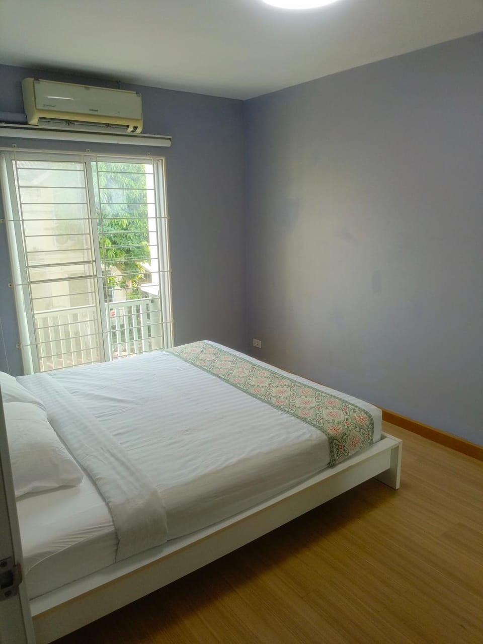 Bed, Bedroom, air conditioner