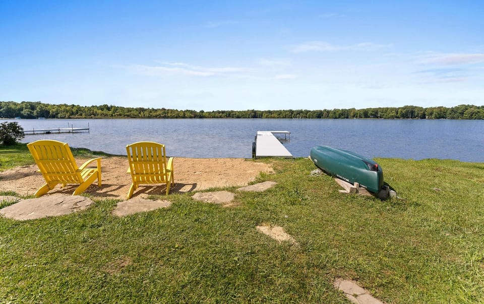 Swan Shores-Expansive Lakefront Home with Private Dock House in Michigan