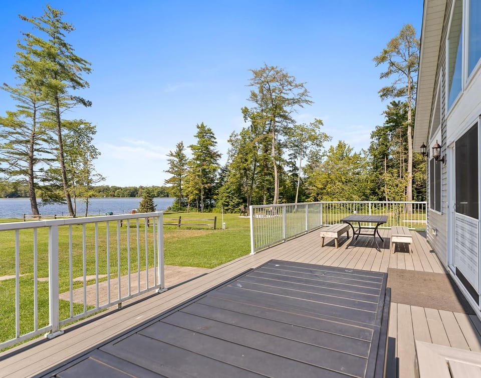 Property building, Patio, Day, Natural landscape, Summer, Seating area, Lake view, Seasons