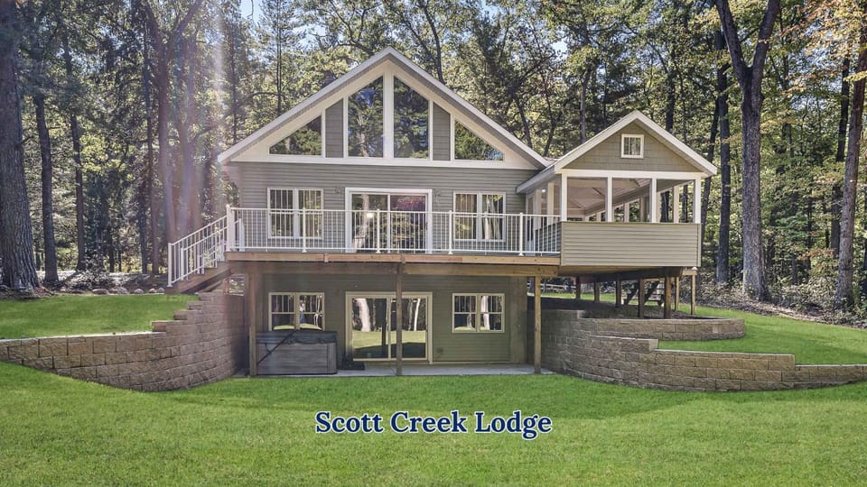 Property building, Patio, Day, Natural landscape, Garden, Hot Tub, Seating area, Garden view, Seasons