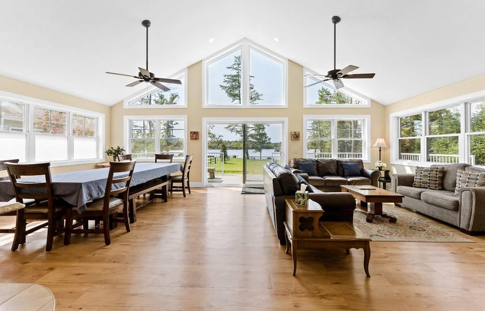 Dual Homes-Lucky Duck Lk Access w-Hot Tub-Hawks Haven Lakefront w-Big Yard Fire Pit House in Michigan