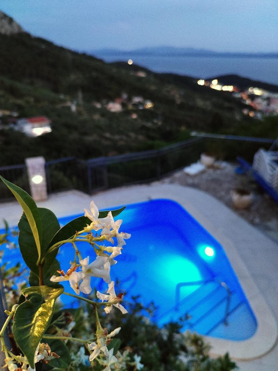 Swimming pool, Location, children, Family