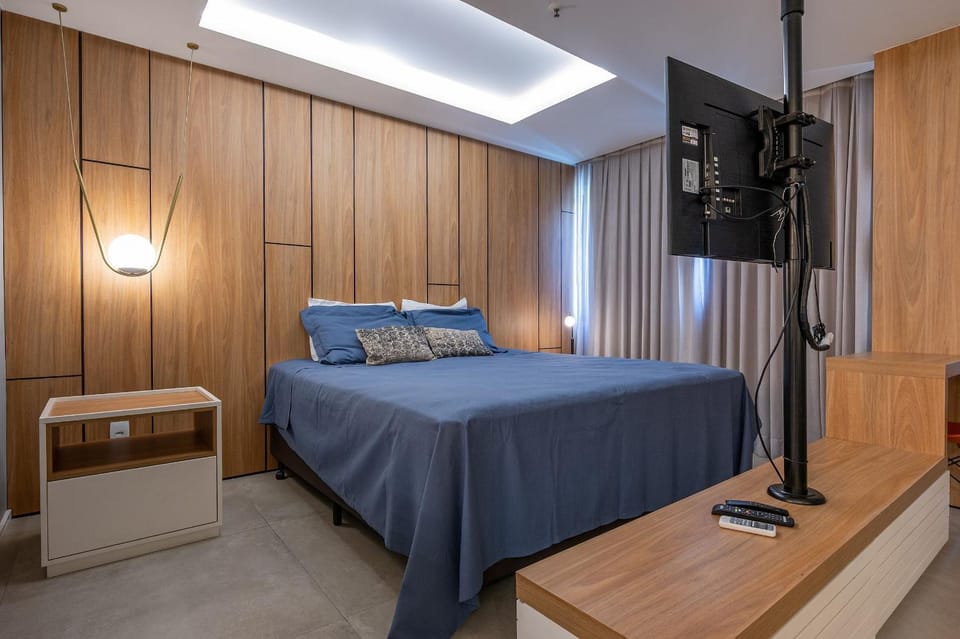 Bed, TV and multimedia, Photo of the whole room, Bedroom