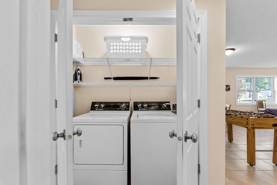 Game Room, View (from property/room), View (from property/room), laundry