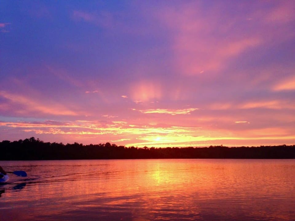 Sunset Beach House - Lakefront Tranquility Spacious Retreat Sleeps 14 House in Michigan