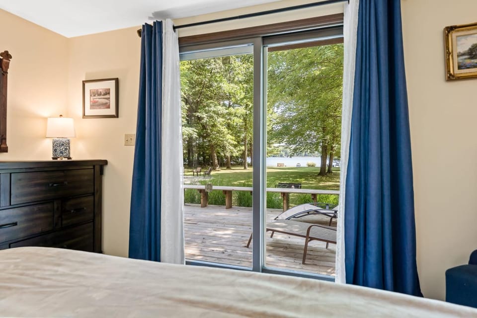 Upper Scott Lake Retreat - Scenic and Stunning Lakefront Home with Large Yard House in Michigan