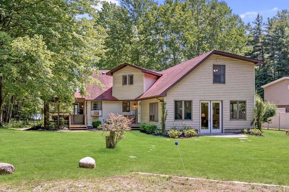 Lodge and Lake - Impressive Dual Woods and Lake Homes That Sleep 32 House in Michigan