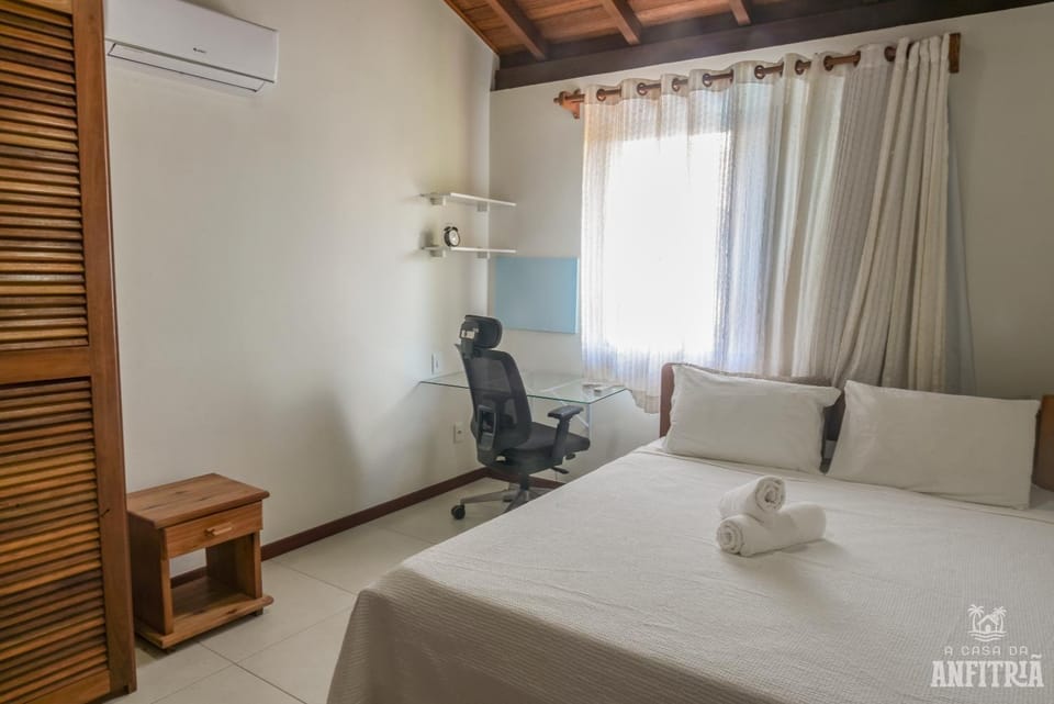 450m da PRAIA Taperapuan; 2 suítes; Piscina; WiFi 300 mbs; 2 pavimento; Churrasqueira; Estacionamento Gratuito 1 carro. House in State of Bahia
