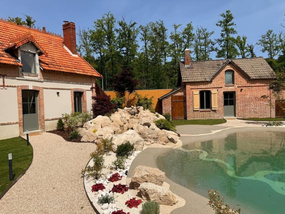 Gîte unique avec piscine lagon et cadre idyllique House in Chaumont-sur-Tharonne