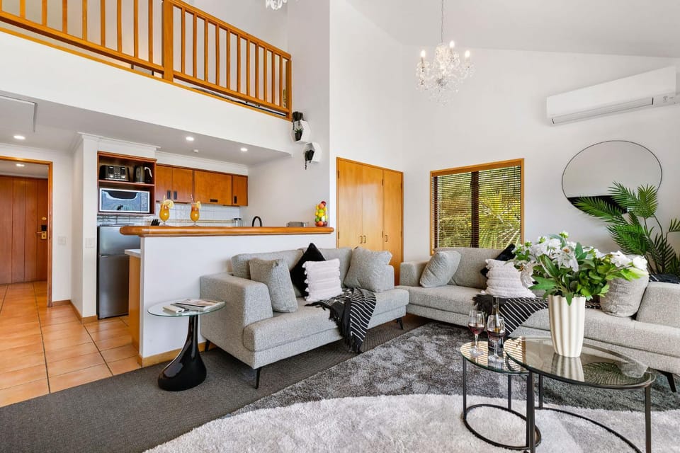Kitchen or kitchenette, Living room, Seating area