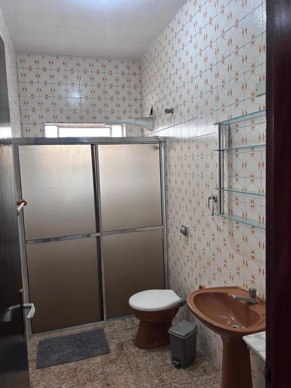 Casa agradável e confortável a 80m da praia House in Caraguatatuba