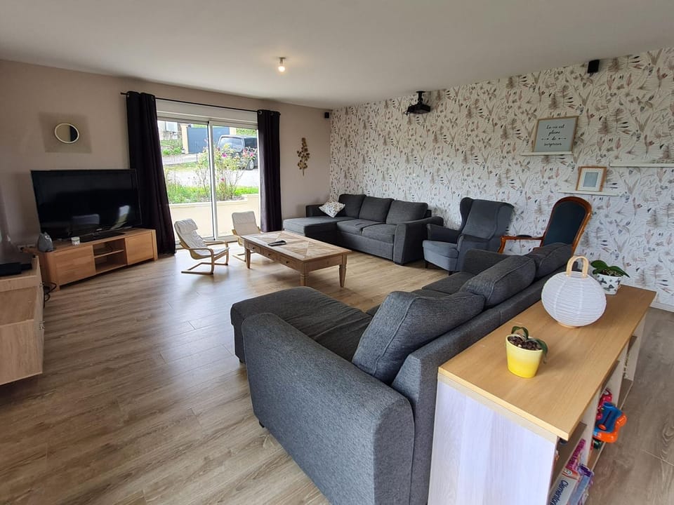 Spacieux gîte contemporain avec terrasse panoramique et piscine chauffée - FR-1-584-373 House in Vosges