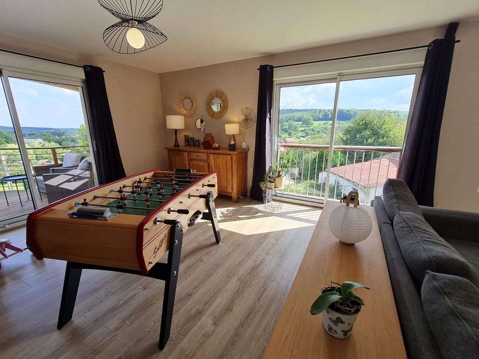 Spacieux gîte contemporain avec terrasse panoramique et piscine chauffée - FR-1-584-373 House in Vosges