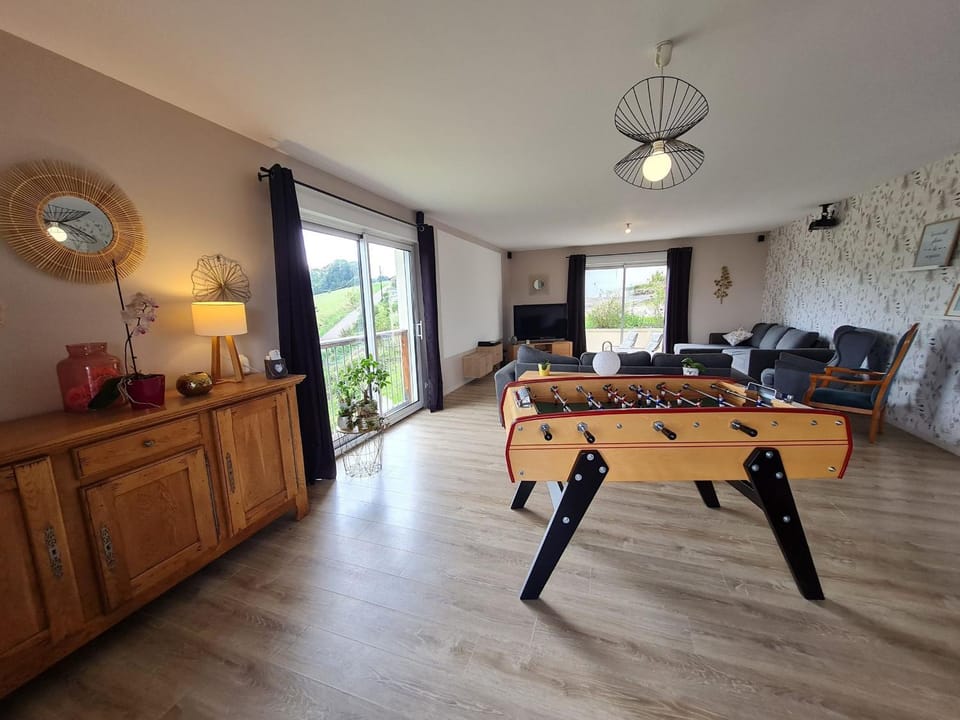 Spacieux gîte contemporain avec terrasse panoramique et piscine chauffée - FR-1-584-373 House in Vosges