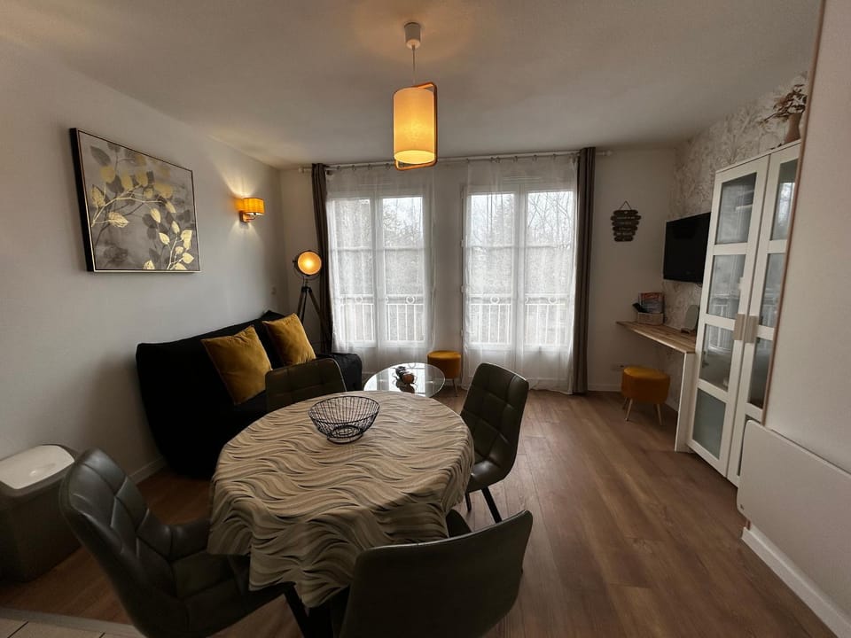 T2 rénové avec WiFi et parking à 200m des Thermes - FR-1-541-169 Apartment in Nouvelle-Aquitaine