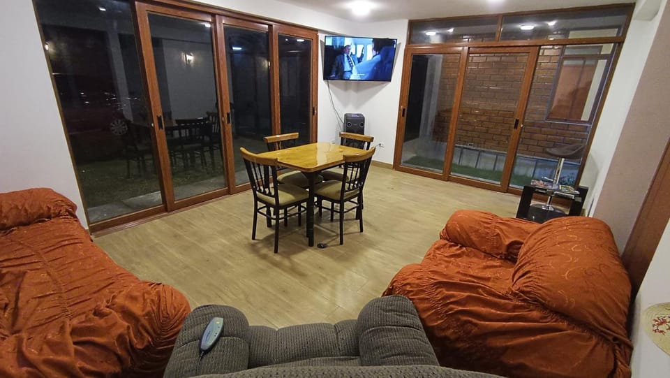 Communal lounge/ TV room