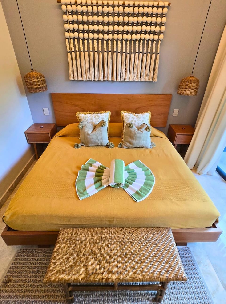 Bed, Bedroom, pet friendly, air conditioner