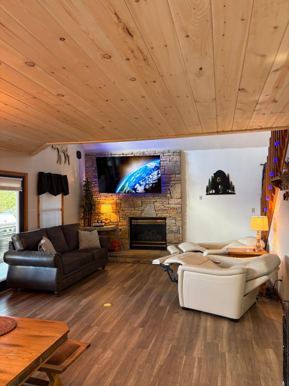 Majestic Poolside Lookout Chalet in Pigeon Forge